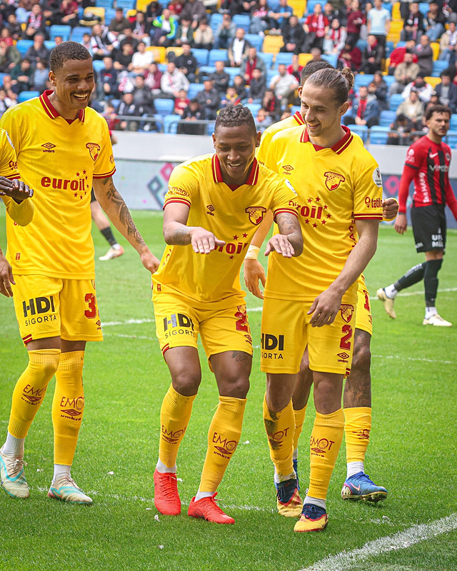 İzmir’de müthiş gece