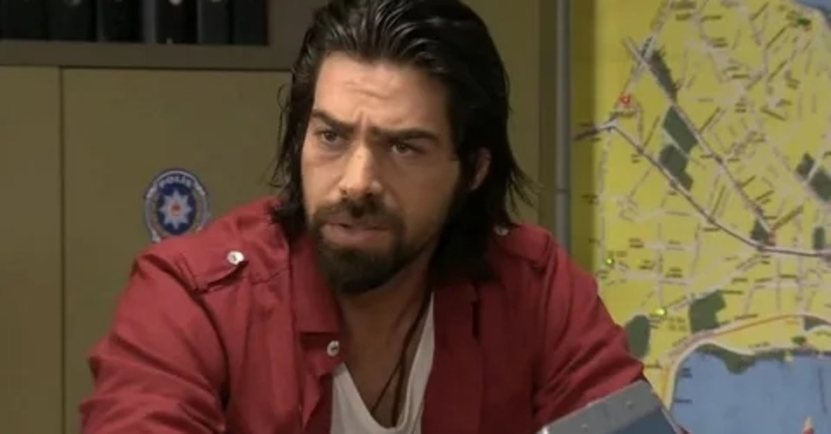 'Arka Sokaklar'ın yakışıklı komiseri Murat'tı… 46 yaşındaki Uğur Pektaş'a zaman hiç uğramamış!