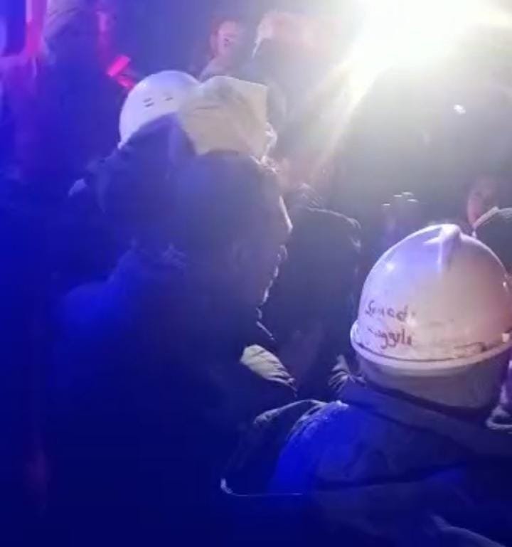 Mucize depremzedelere ümit oldu... 212. saatte 77 yaşındaki kadın enkazdan sağ kurtuldu