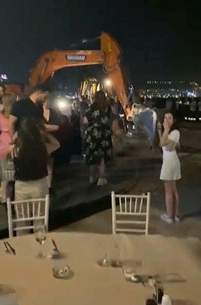 İzmir’deki Saime Sultan Yalısı’nda ’kaçak’ yıkımı