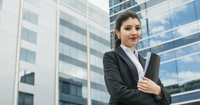 Kadına pozitif ayrımcılık sürüyor