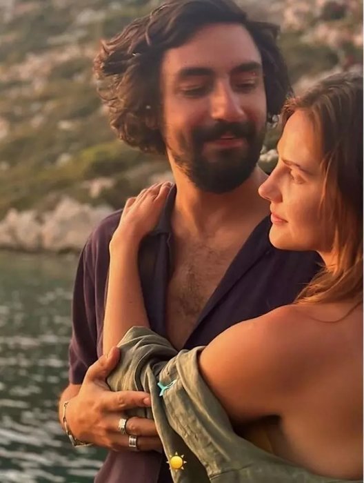 Alina Boz ve Umut Evirgen’den aşk dolu poz!