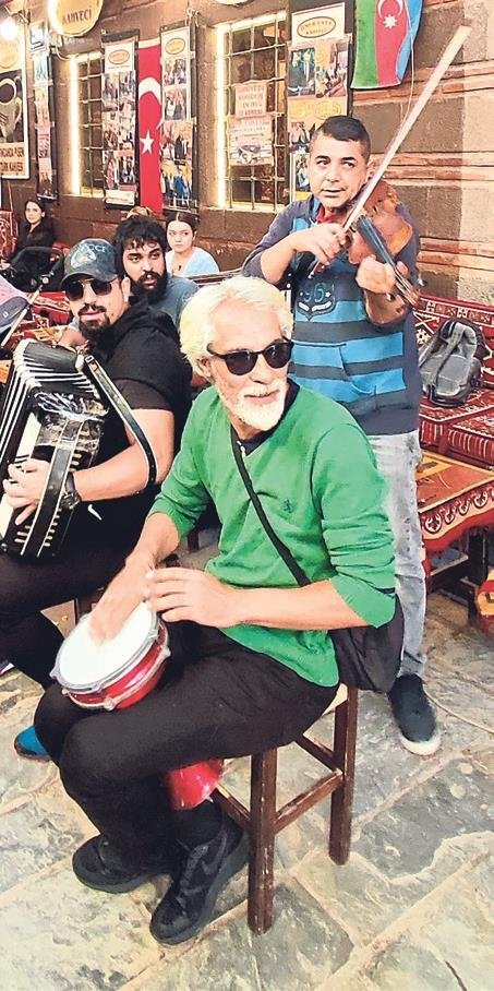 Kemeraltı’nda açık hava konserine davetlisiniz