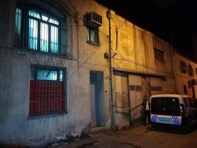 İzmir’de hırsızın girdiği depo bakın ne çıktı? Polis şaştı kaldı