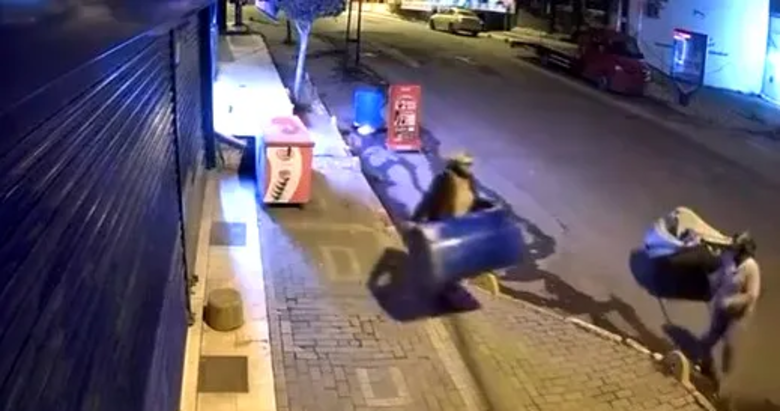 Böyle hırsızlık görülmedi! Akılalmaz olay kameralara takıldı