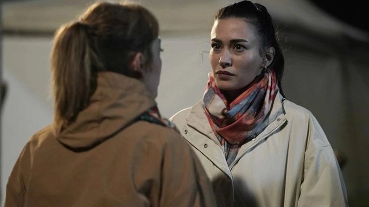 Güzel oyuncu Ecem Özkaya fena patladı! O mesajları ifşa etti