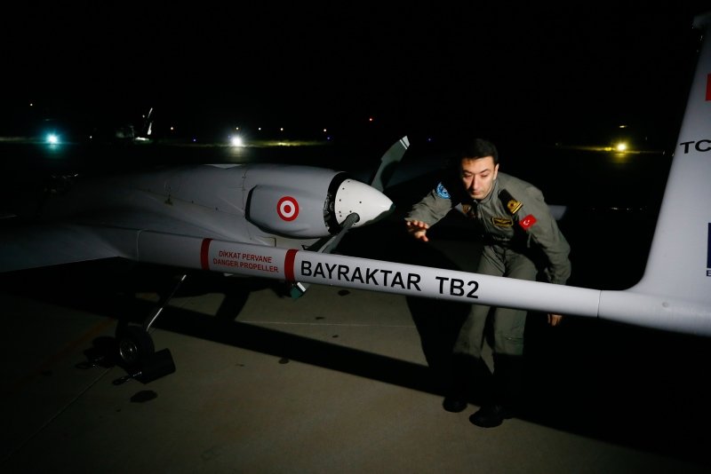 Türkiye’den KKTC Geçitkale Havalimanı’na ilk İHA havalandı