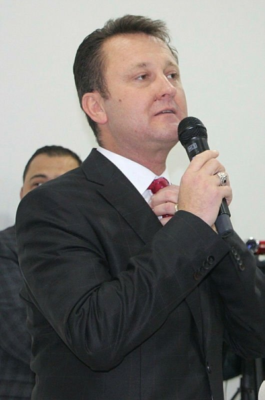 Şahin CHP’ye geri döndü Menemen’de ortalık karıştı