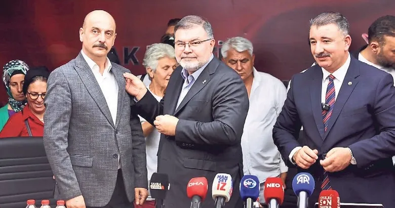 AK Parti’ye İzmir’de rekor katılım
