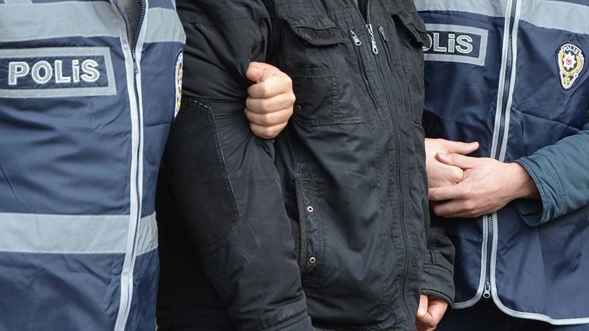 İzmir'de FETÖ'ye dev darbe! Eğitim adı altında yen