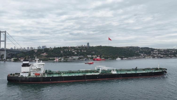 Türk boğazlarından 20 yılda 2 milyona yakın gemi geçti