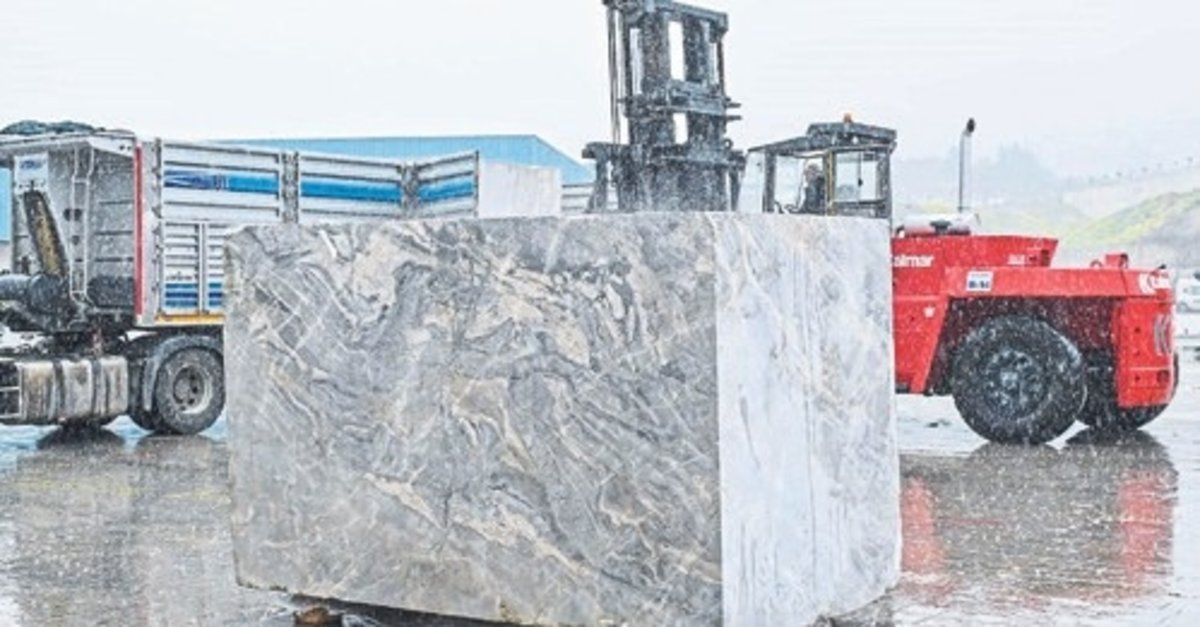 Doğal taşın kalbi İzmir’de atacak