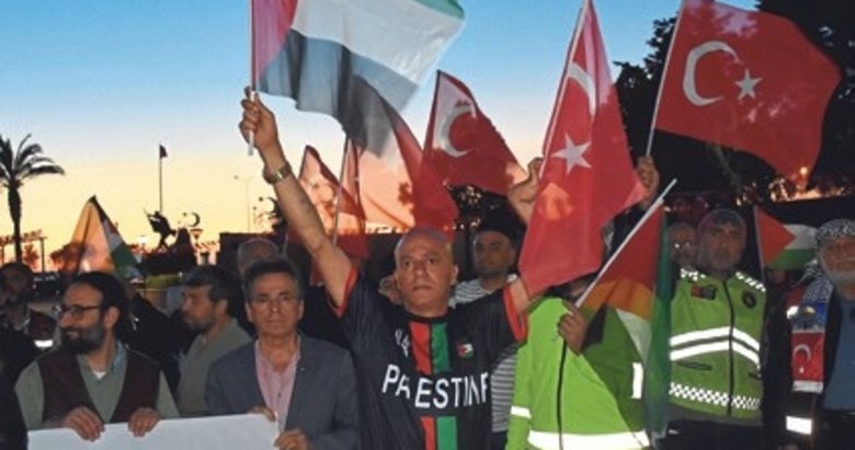 İsrail’in Sumud Filosu saldırısına İzmir’den tepki