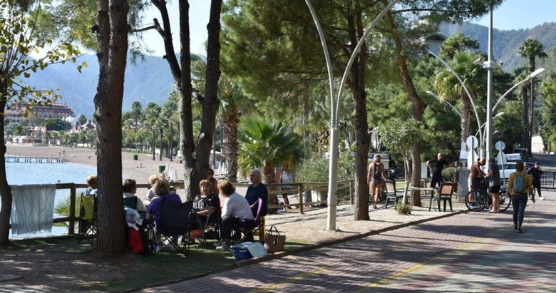 Marmaris’te plaj ve parklarda piknik yapmak, toplu oturmak yasaklandı