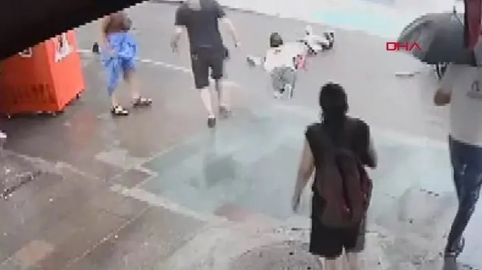 İzmir’de sokakta 2 kişinin akıma kapılarak can verdiği olayda 42 sanığa istenen ceza belli oldu