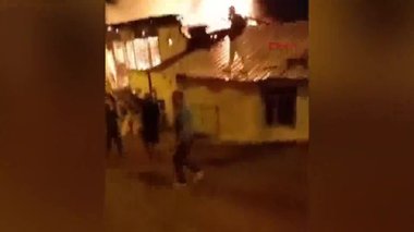 İzmir’deki yangın paniği kamerada! Yardım çığlıkları atarak kaçtı