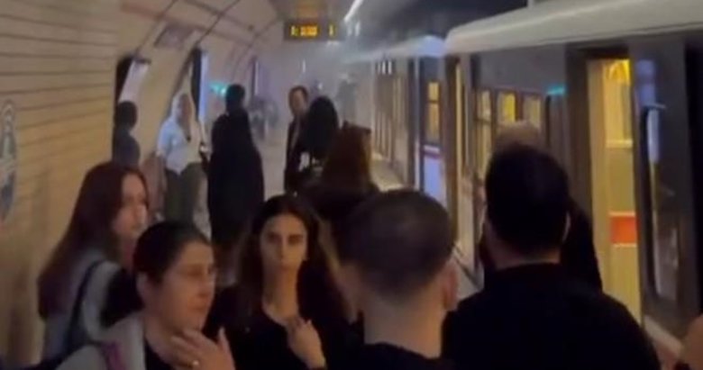 İzmir Metro’da panik anları! Dumanlar yükseldi | Belediyeden açıklama