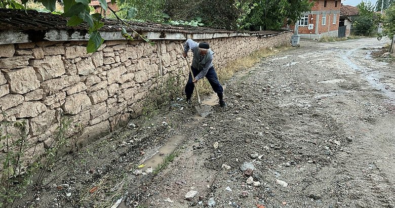 Kütahya’da sağanak bir köyü vurdu