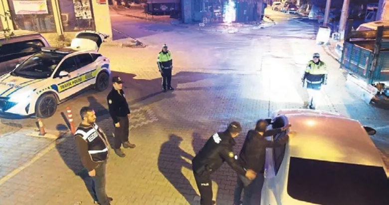 Balıkesir’de narkotik ve kaçak silah operasyonu