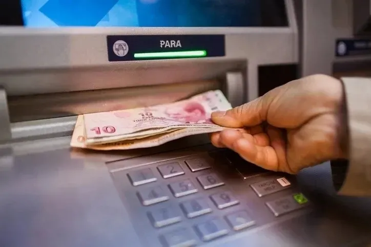 emekli-promosyon-kampanyalari-bankalar-kesenin-agzini-acti-iste-en-yuksek-promosyonu-veren-banka-1786607692610.jpeg