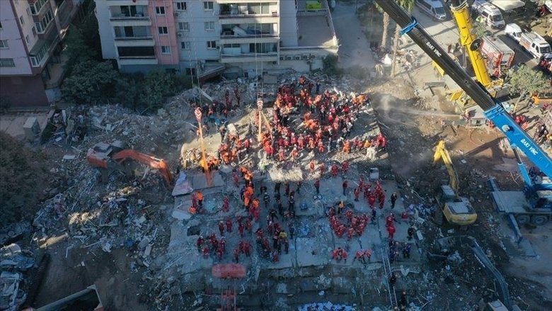 Firma sahibine yurt dışına çıkış yasağı! Rıza Bey Apartmanı İzmir depreminde 36 kişiye mezar olmuştu