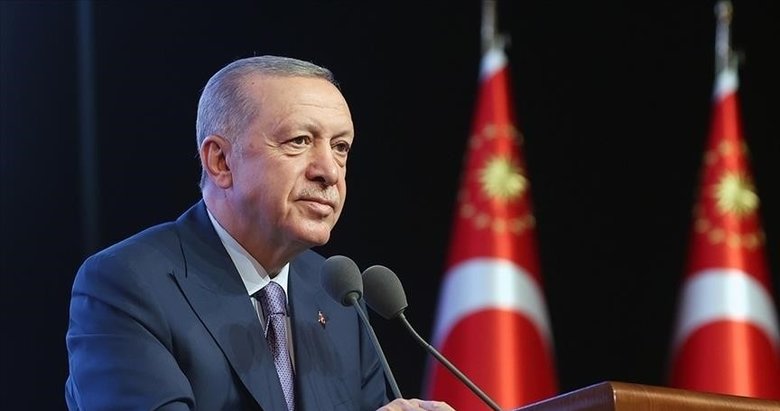 Başkan Erdoğan’dan Regaip Kandili mesajı! Tüm İslam âlemi için hayırlar getirmesini temenni ediyorum.