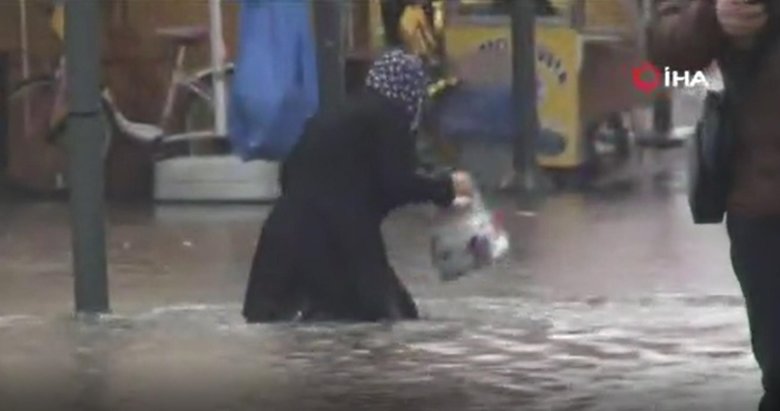 Sel sularına böyle düştü! İzmir’i vuran sel felaketiyle esnaf ve vatandaş çaresiz kaldı