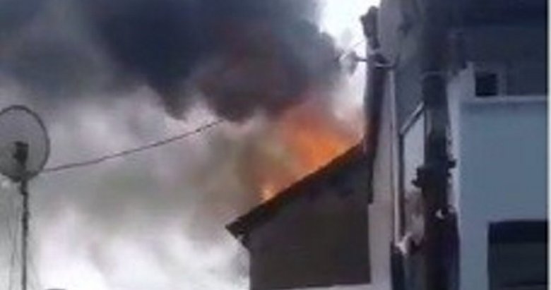 Edremit’te korku dolu anlar! Mahalleyi yanmaktan itfaiye ekipleri kurtardı