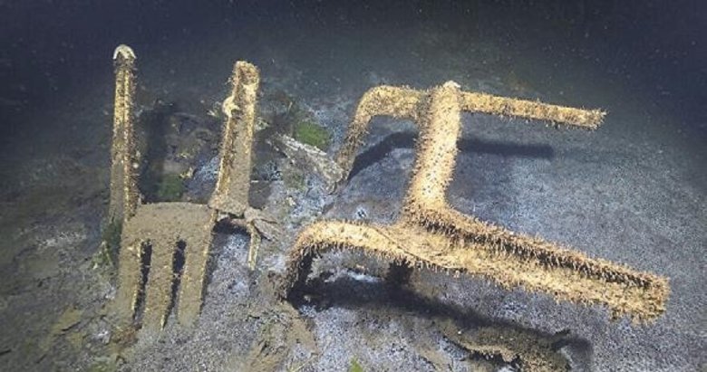 Gölcük’te depremin izleri batık şehirde görüntülendi