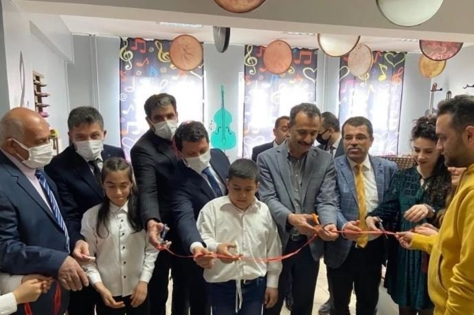 İkinci kez anne olmaya hazırlanan Merve Özbey’den kızı Özüm için anlamlı hediye