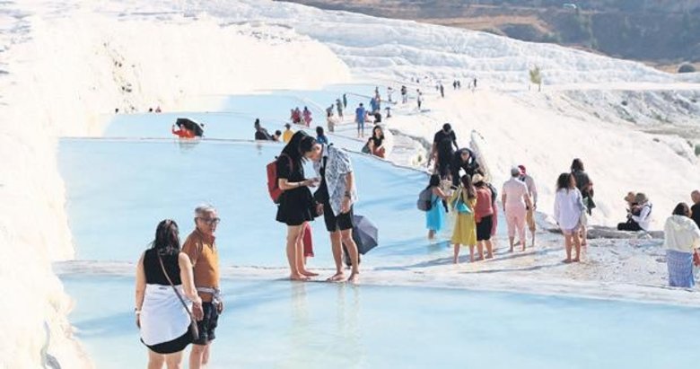 Pamukkale’de oteller tatil öncesinde doldu