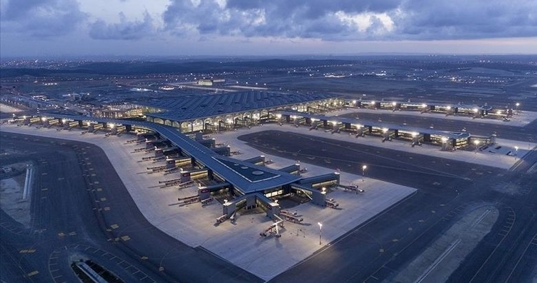 Türkiye’ye turist akını! Havalimanları ilk 6 ayda 69 milyondan fazla yolcu ağırlandı