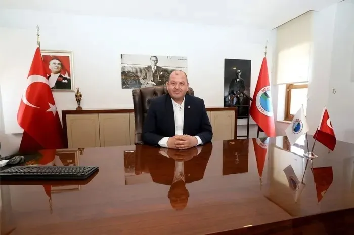 son-dakika-izmir-menderes-belediyesine-operasyon-ilkay-cicek-dahil-21-kisi-gozaltinda-1785822059676.jpeg