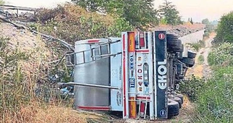 Manisa’da süt tankeri devrildi