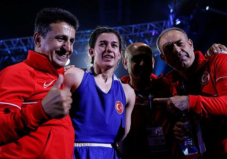 Buse Naz Çakıroğlu ve Hatice Akbaş dünya şampiyonu!