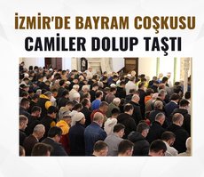 İzmir’de bayram namazı için vatandaşlar Tarihi Hisar Camii’ne akın etti