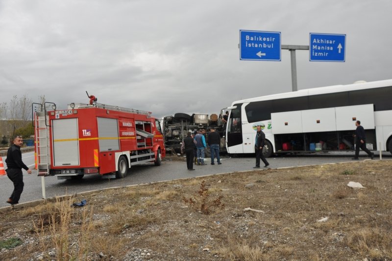 Manisa'da korkunç otobüs kazası - Yaşam Haberleri