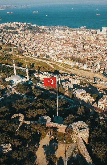 Kadifekale’den kartpostallık İzmir manzarası