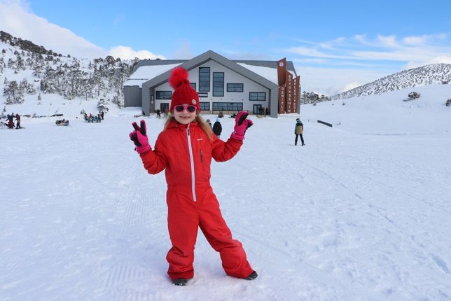 Kar kalınlığı 50 santimetreye ulaştı! Denizli'de kayak sezonu başladı