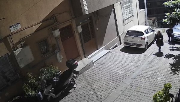 istanbulda-korkunc-olay-kapi-onunde-taciz-ciglik-sonrasi-kacti-firinda-yakalandi-cinsel-istismardan-kaydi-cikt-1776763214891.jpg