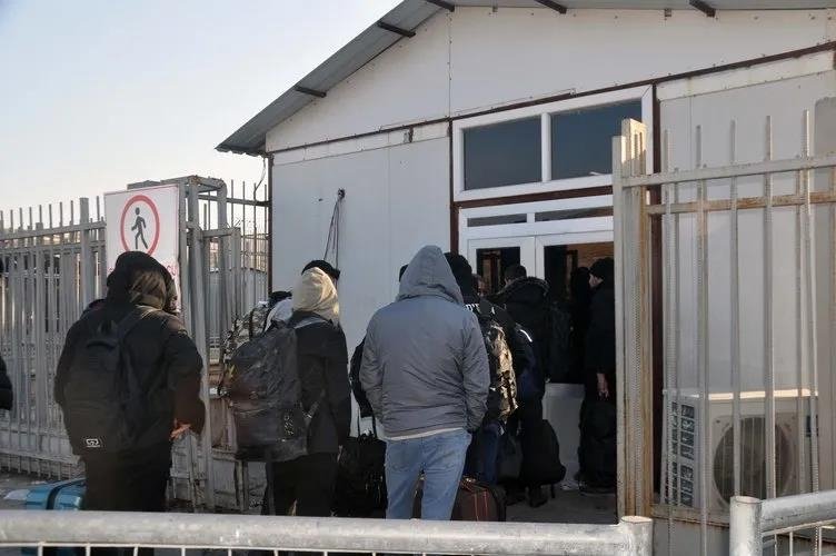 Suriye’ye dönüş için sınır kapılarında uzun kuyruklar oluştu