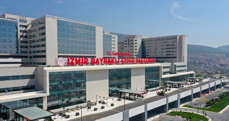 Bayraklı Şehir Hastanesi açılış için gün sayıyor