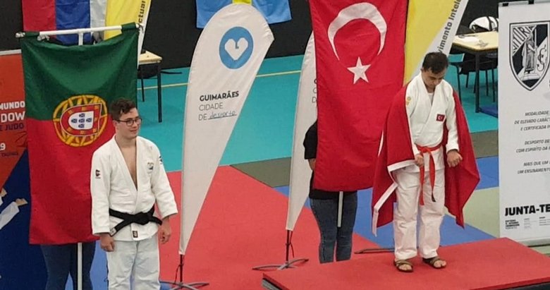 Talha Ahmet Erdem’den tarihi şampiyonluk