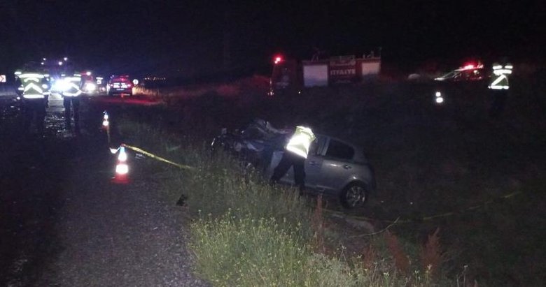 Afyon’da feci kaza: Yolcu otobüsüyle otomobil çarpıştı: 1 ölü, 4 yaralı