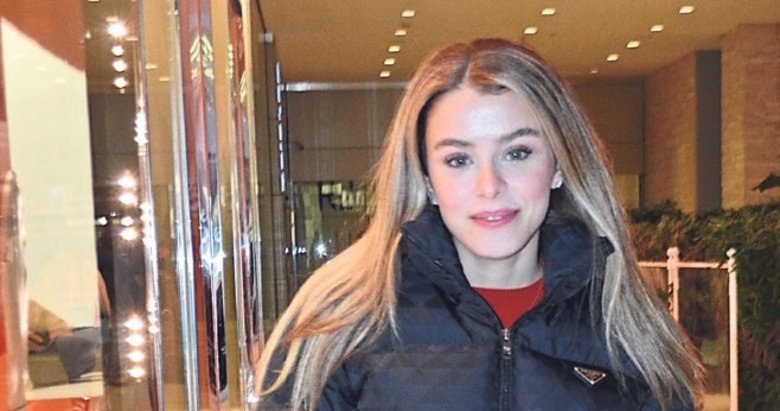 Sahne öncesi alışverişe çıktı