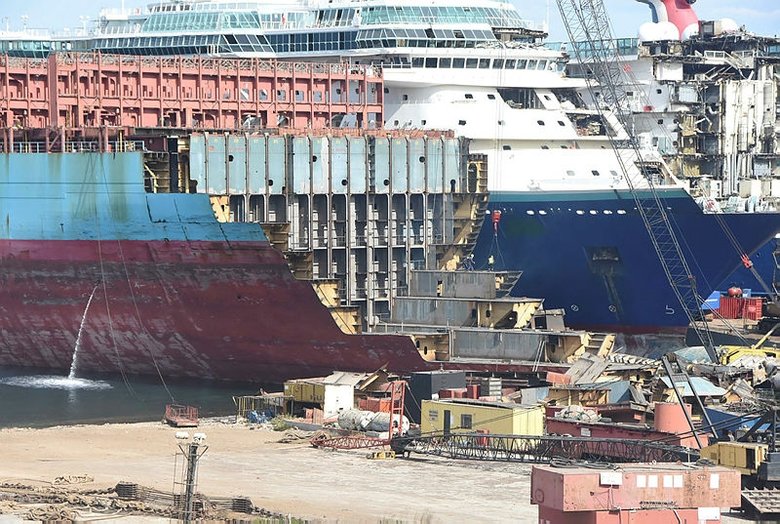 Aliağa’daki gemi geri dönüşüm tesislerinde asbest iddiası