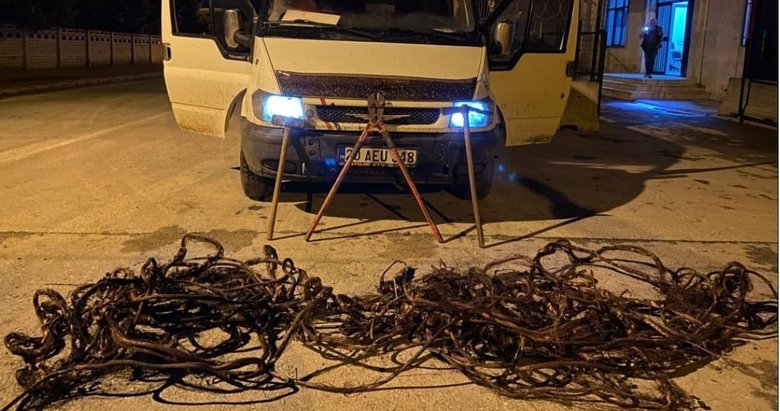 Hırsız sevgililer çaldıkları 70 bin TL’lik kabloyu eritirken yakalandı