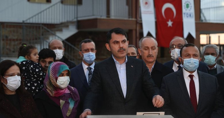 Bakan Kurum Manavgat’tan duyurdu: 2-3 ay içinde evler teslim edilecek