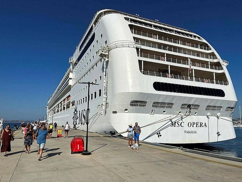 Dev kruvaziyer Bodrum’a 2 bin 422 yolcuyla geldi