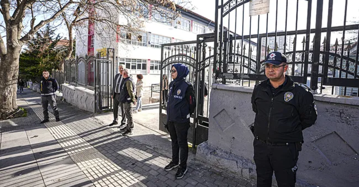 OKULLARDA GÜVENLİK DÜZENLEMESİ | Kahramanmaraş’ta okul saldırısı sonrası Bakanlık harekete geçti! Her okula en az 2 polis